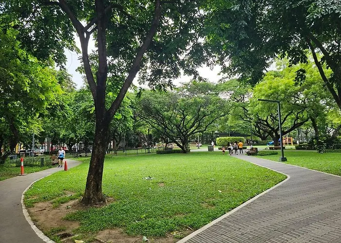 Kl Tower Residences In Makati Near Greenbelt, 1 Bedroom 100mbps Wi-fi Apartment *