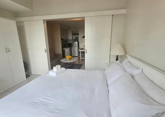 Kl Tower Residences In Makati Near Greenbelt, 1 Bedroom 100mbps Wi-fi Apartment Manila